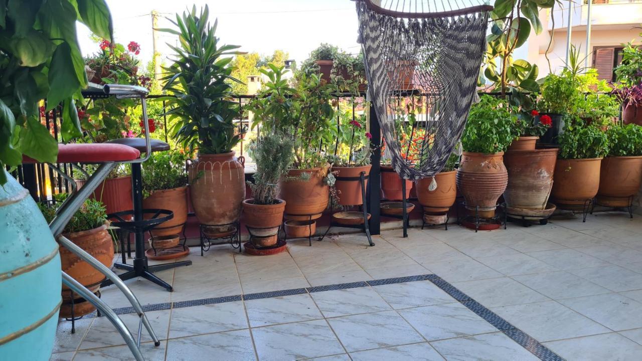 Villa George - Family Holidays Nea Makri Bagian luar foto