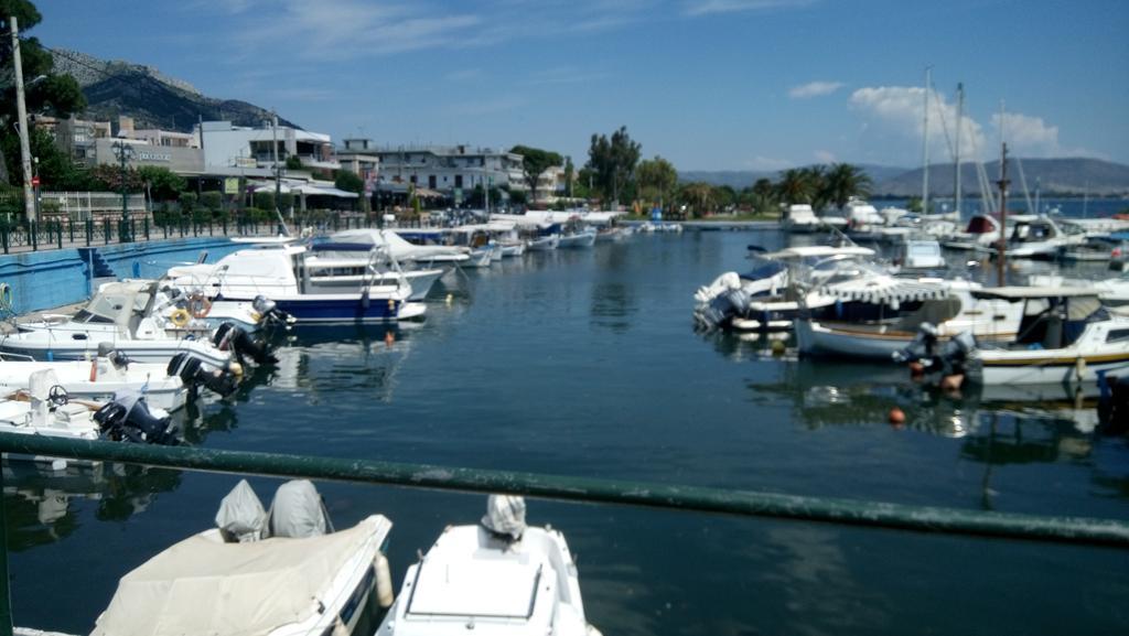 Villa George - Family Holidays Nea Makri Bagian luar foto