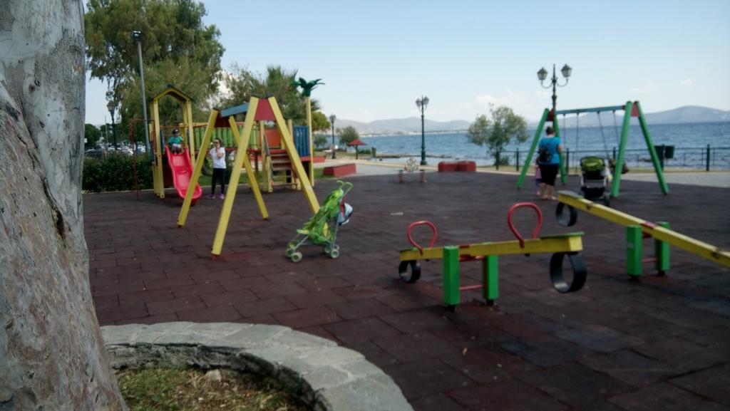 Villa George - Family Holidays Nea Makri Bagian luar foto
