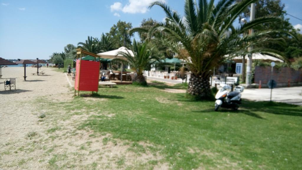 Villa George - Family Holidays Nea Makri Bagian luar foto
