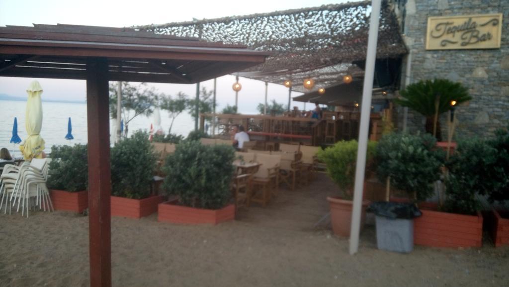 Villa George - Family Holidays Nea Makri Bagian luar foto