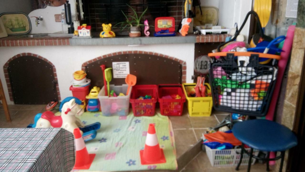 Villa George - Family Holidays Nea Makri Bagian luar foto